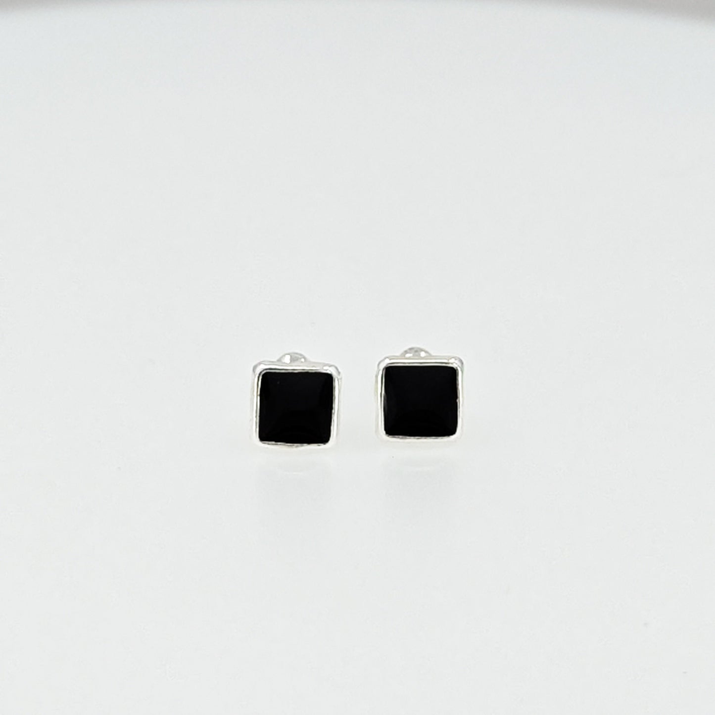 Aretes Cuadrados Negros