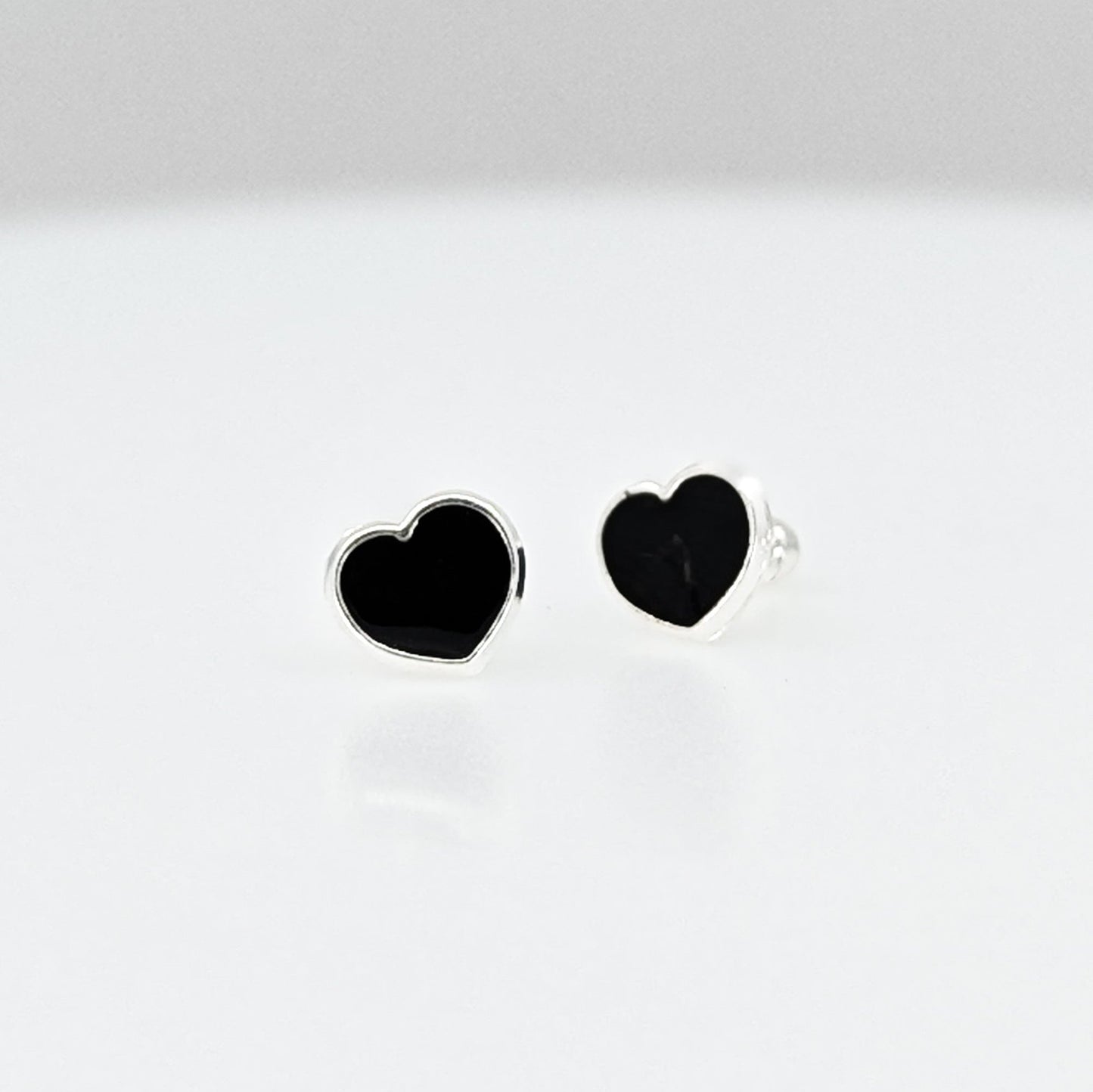 Arete en Corazón Negro