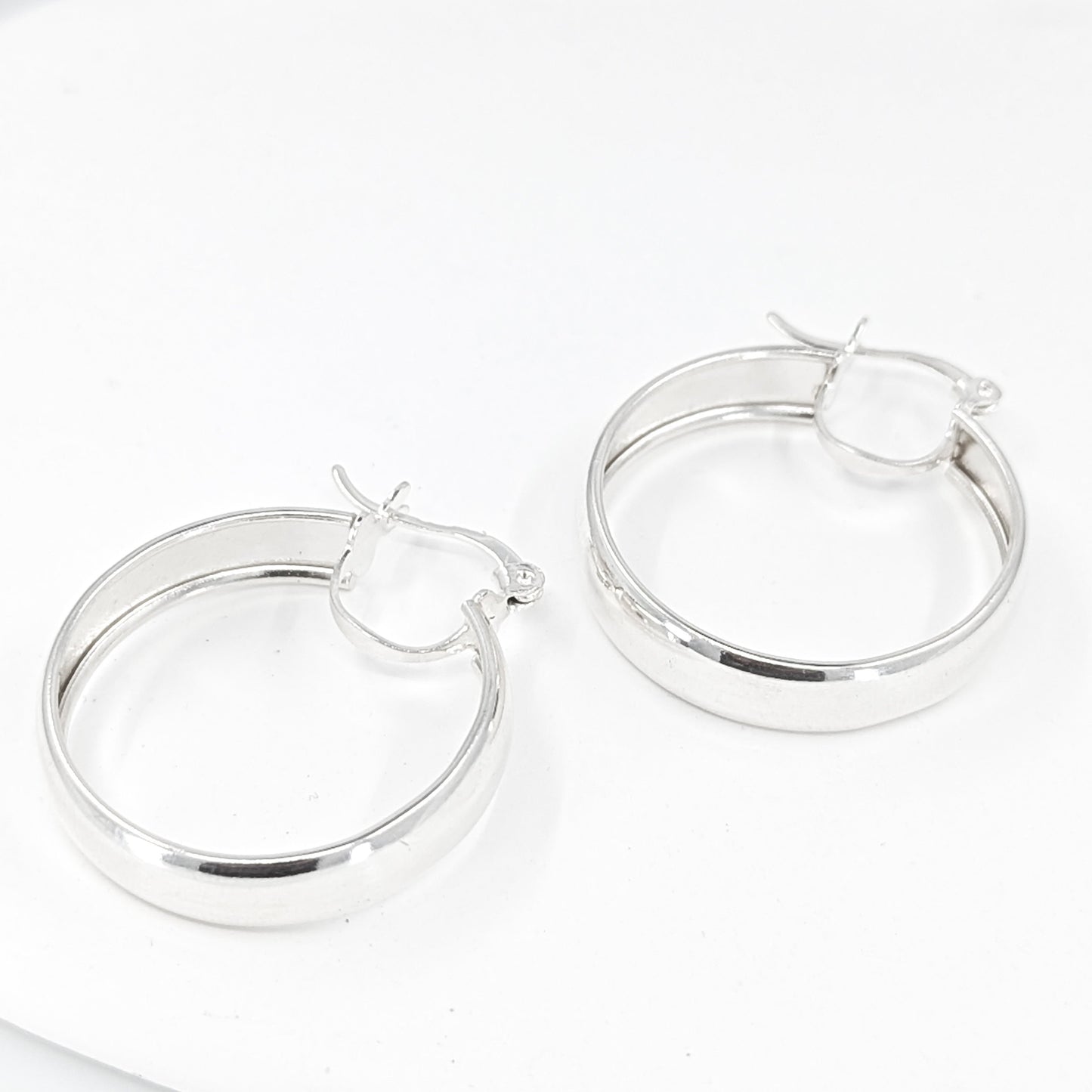 Arete Geometric Round Gruesa